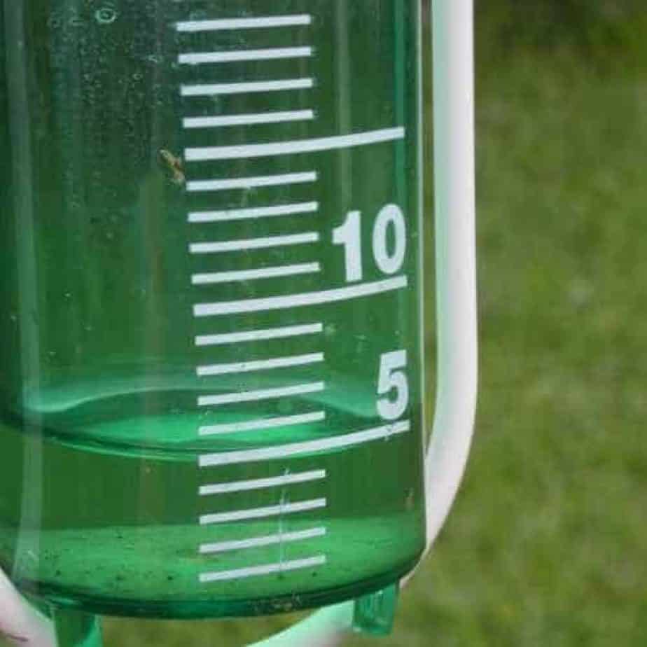 how do rain gauges measure